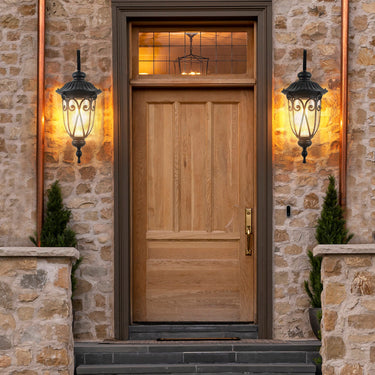 Classic Outdoor Wall Lantern
